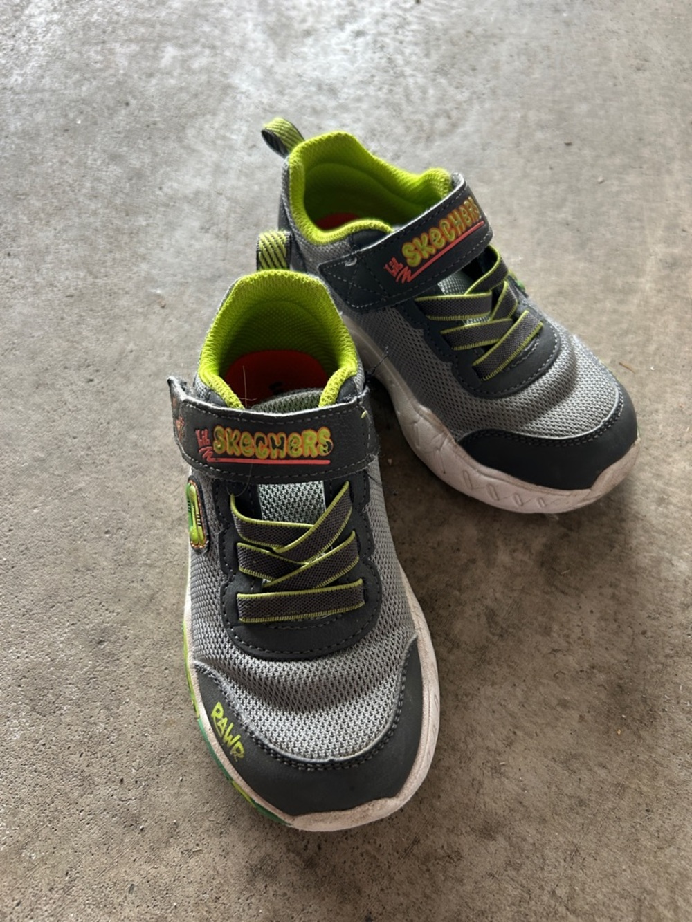 Skechers Dinosaur Kids Gray & Lime Lightweight Sneakers